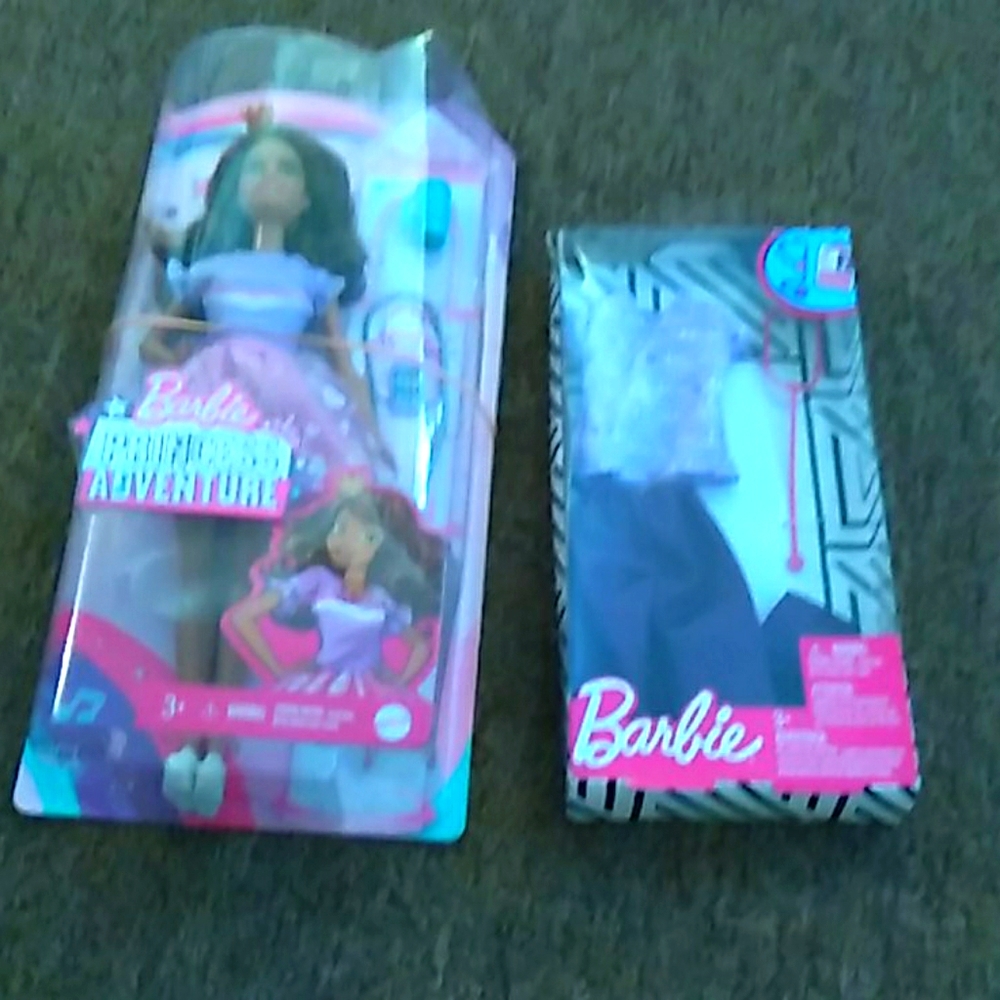 Sell this toys princess  barbie new